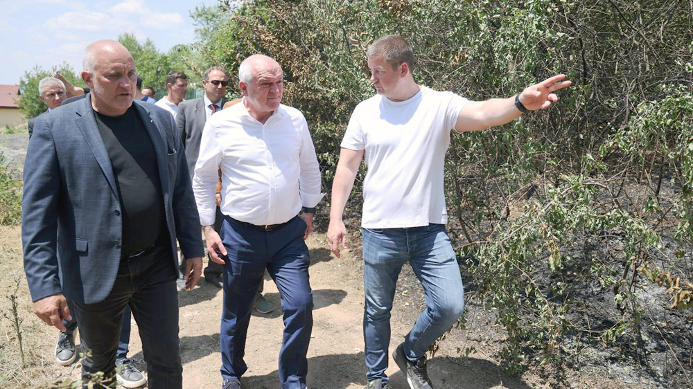 Служебният премиер в Стара Загора: Към момента ситуацията с пожарите е овладяна
